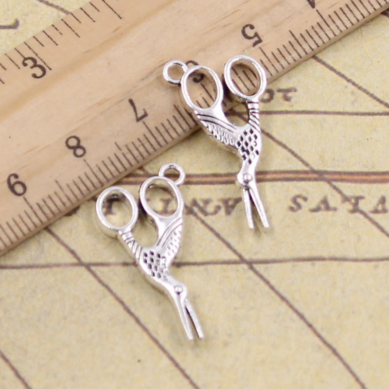 Vintage Fashion Finds - 20 stücke Charms Sewings Schere 28x15mm