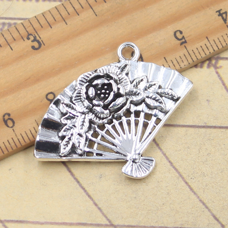 Vintage Fashion Finds - 5 Stück Charms Blumenfächer 25 x
