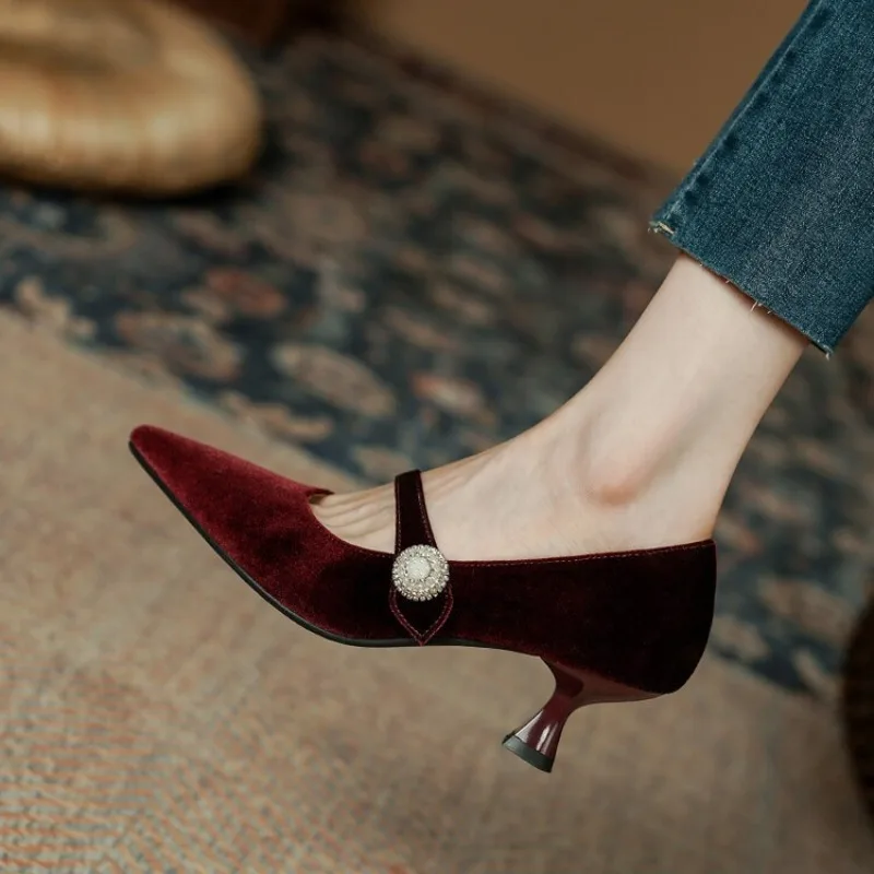 Weinrote Mary-Jane-Schuhe mit  – Vintage Old Fashion Bewertung und Preis